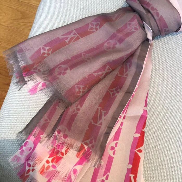 Louis Vuitton Scarf LVS00052